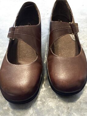 Clarks Brown Blueorient Comfort Loafer. Mary